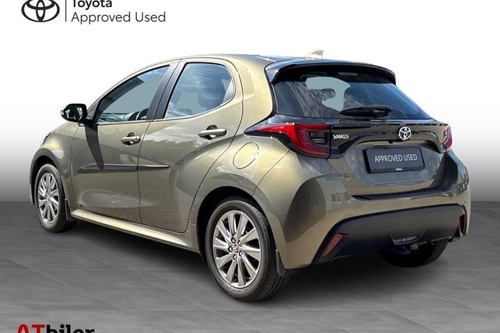 Bronze Toyota Yaris fra 2022
