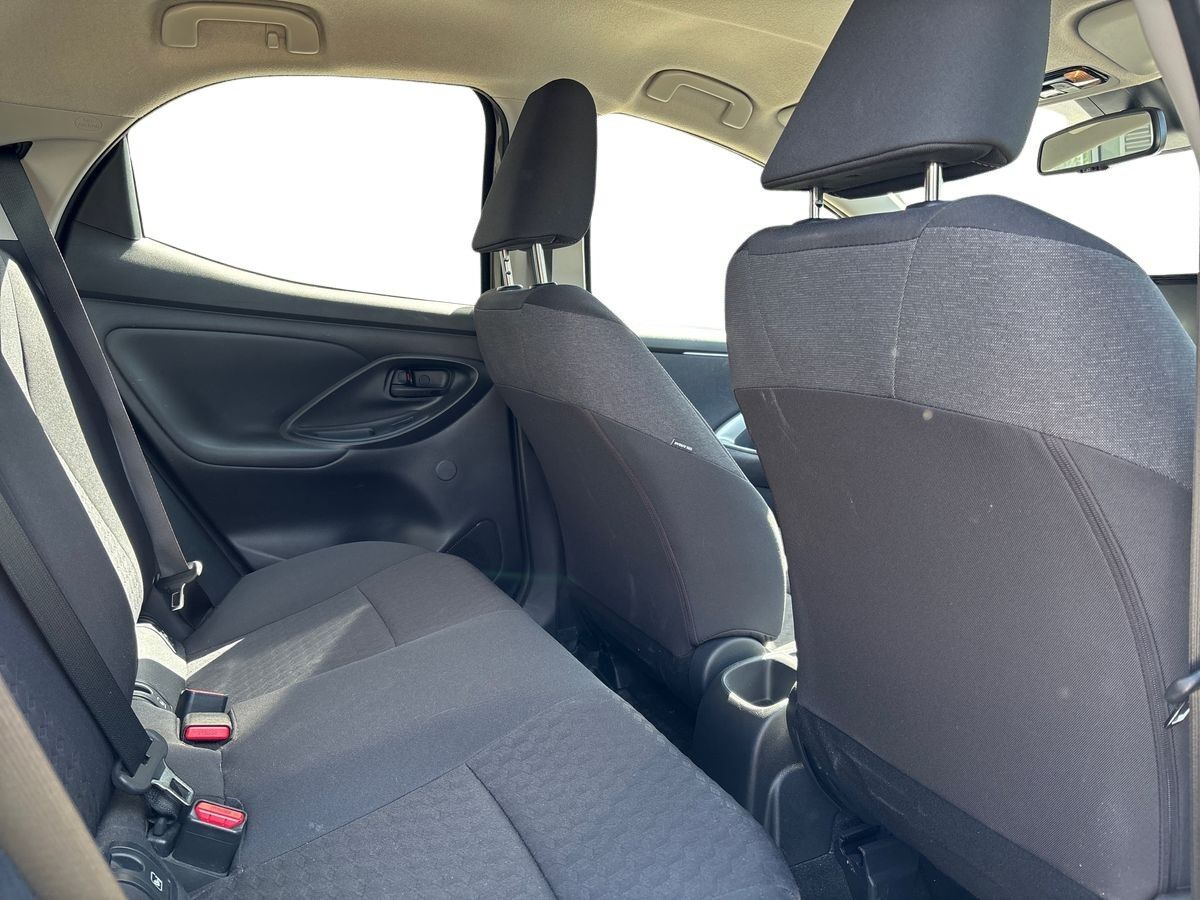Bronze Toyota Yaris fra 2022
