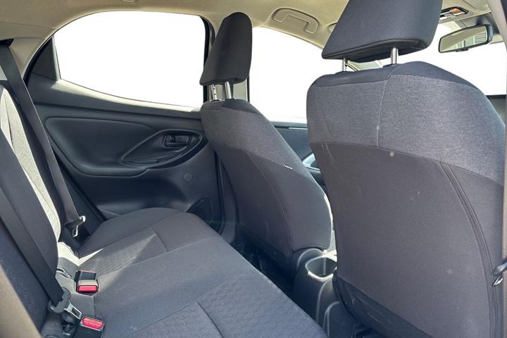 Bronze Toyota Yaris fra 2022
