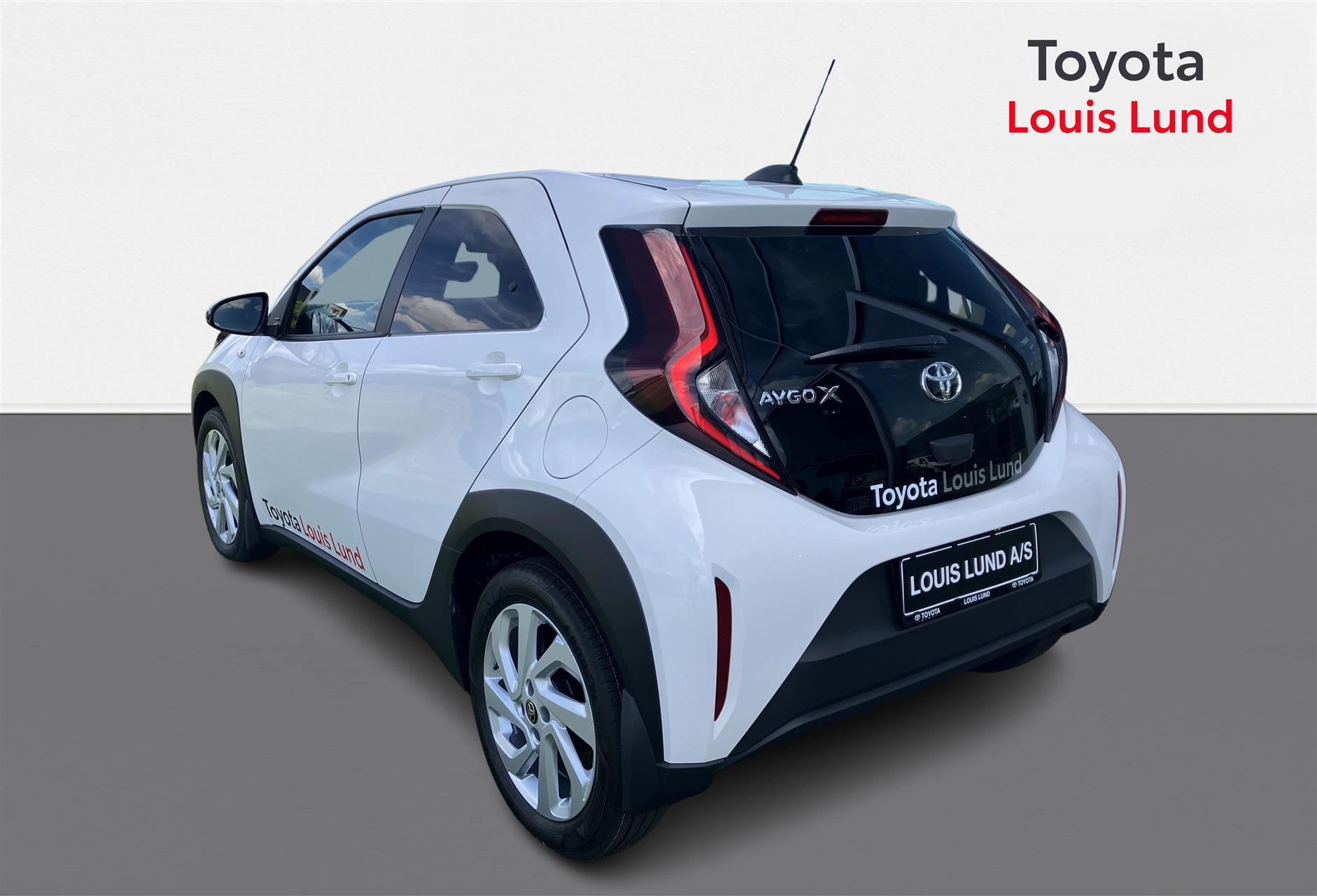 Hvid Toyota Aygo X fra 2023