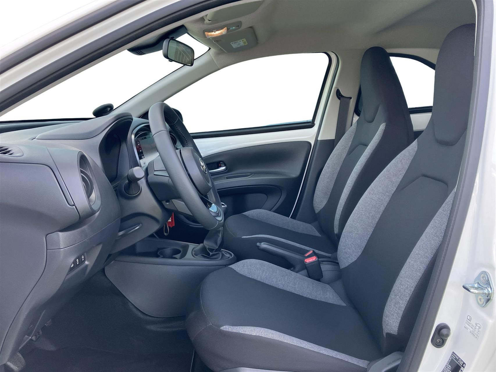 Hvid Toyota Aygo X fra 2023