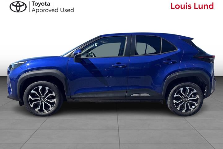 Blå Toyota Yaris Cross fra 2022