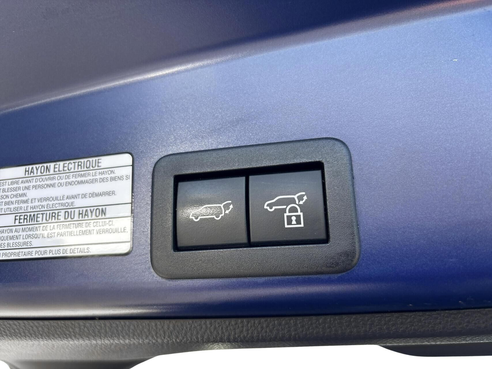 Blå Toyota Yaris Cross fra 2022
