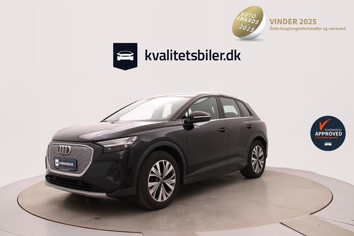Sort Audi Q4 fra 2023 set udefra