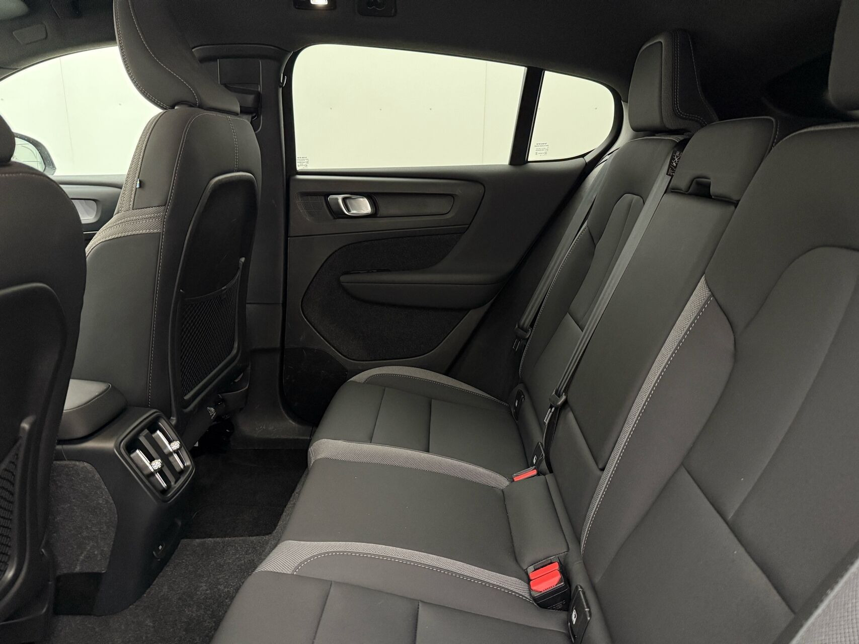 Sort Volvo C40 fra 2023