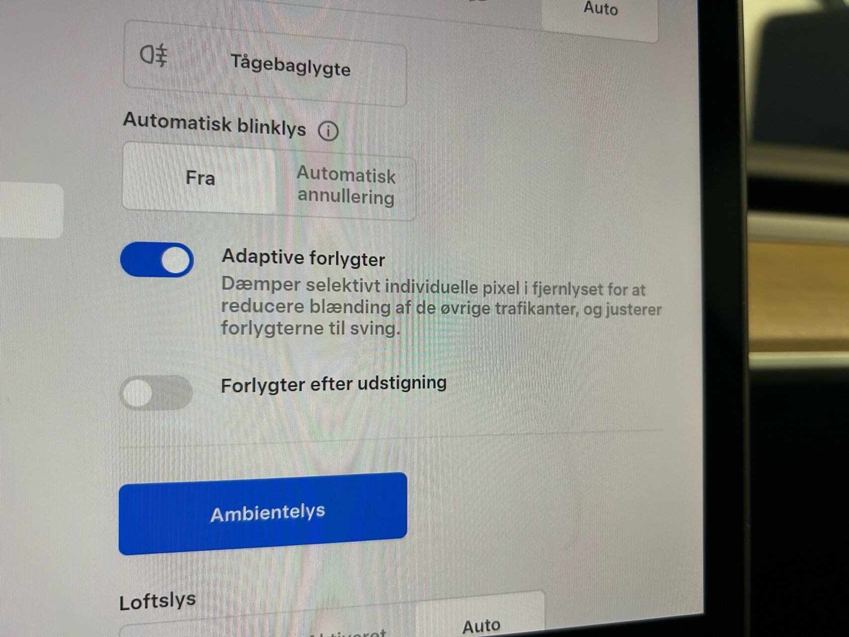 Sort Tesla Model Y fra 2023