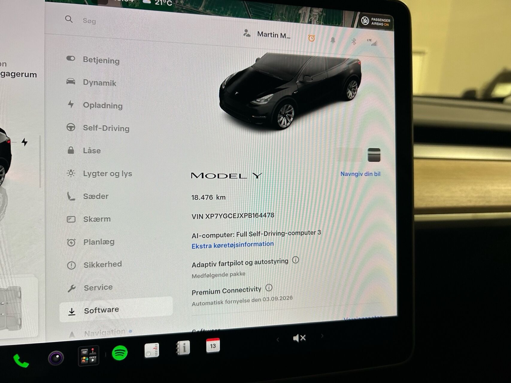 Sort Tesla Model Y fra 2023