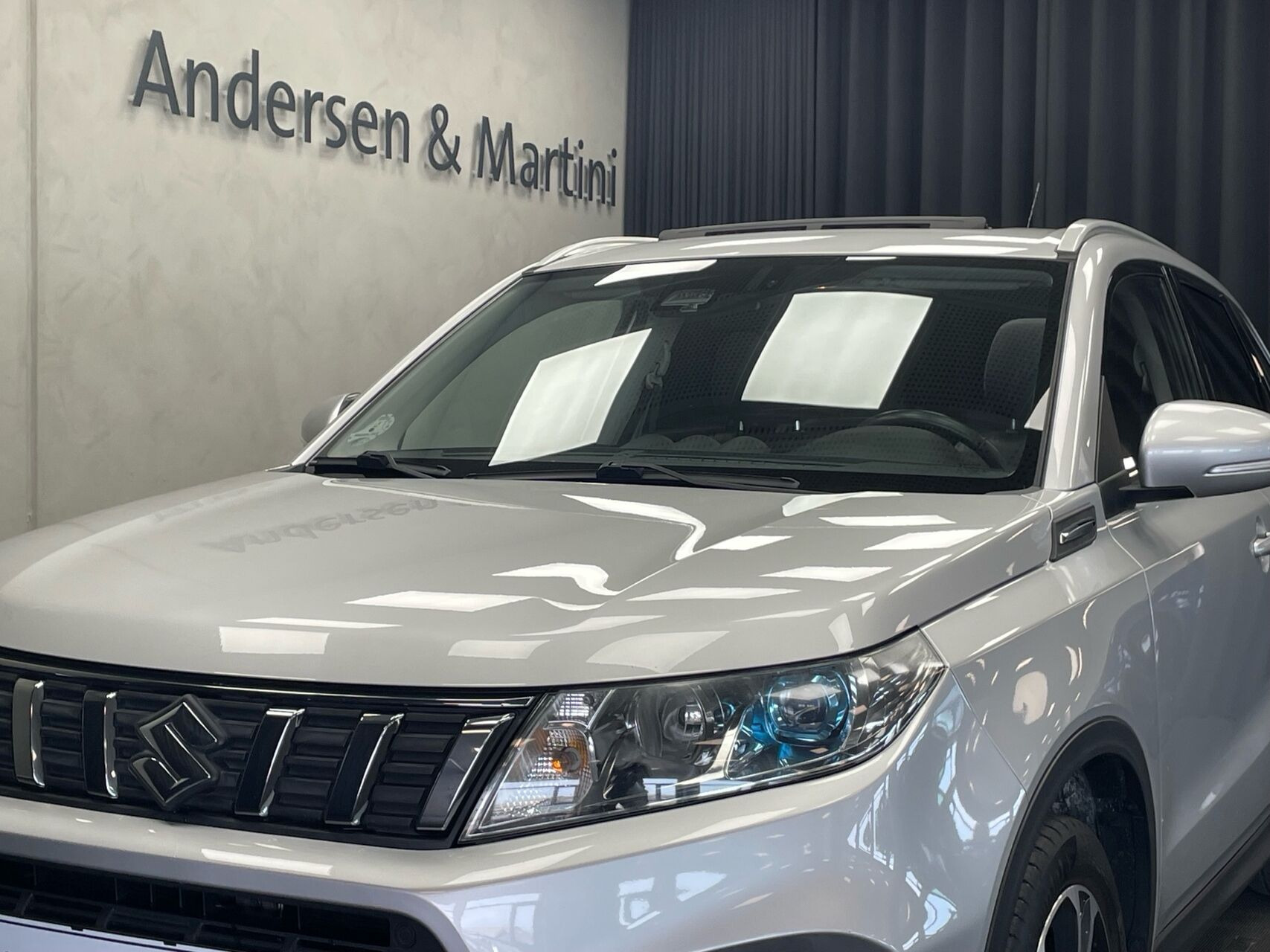 Sølv Suzuki Vitara fra 2018