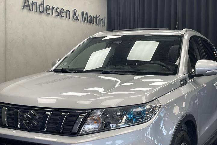 Sølv Suzuki Vitara fra 2018