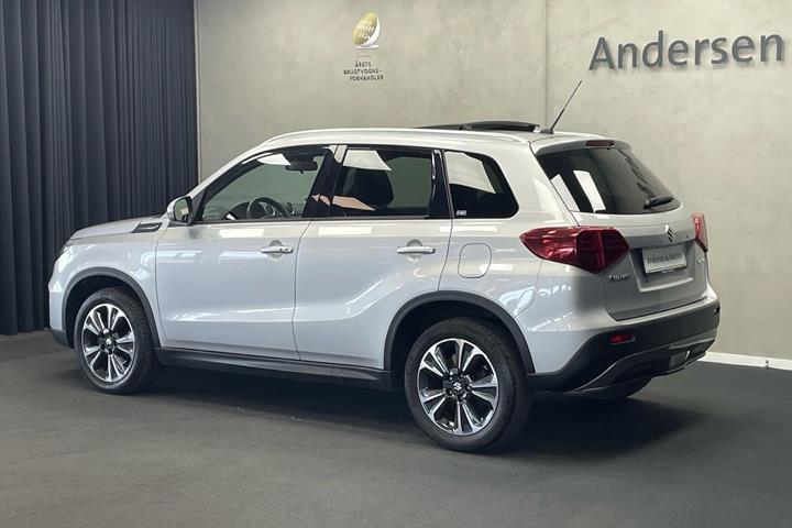Sølv Suzuki Vitara fra 2018
