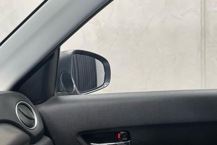 Sølv Suzuki Vitara fra 2018