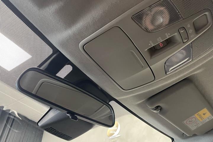 Sølv Suzuki Vitara fra 2018