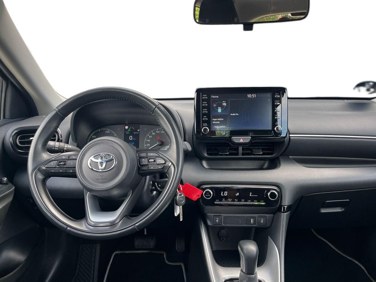 Bronze Toyota Yaris fra 2022