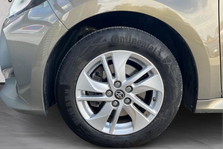 Bronze Toyota Yaris fra 2022