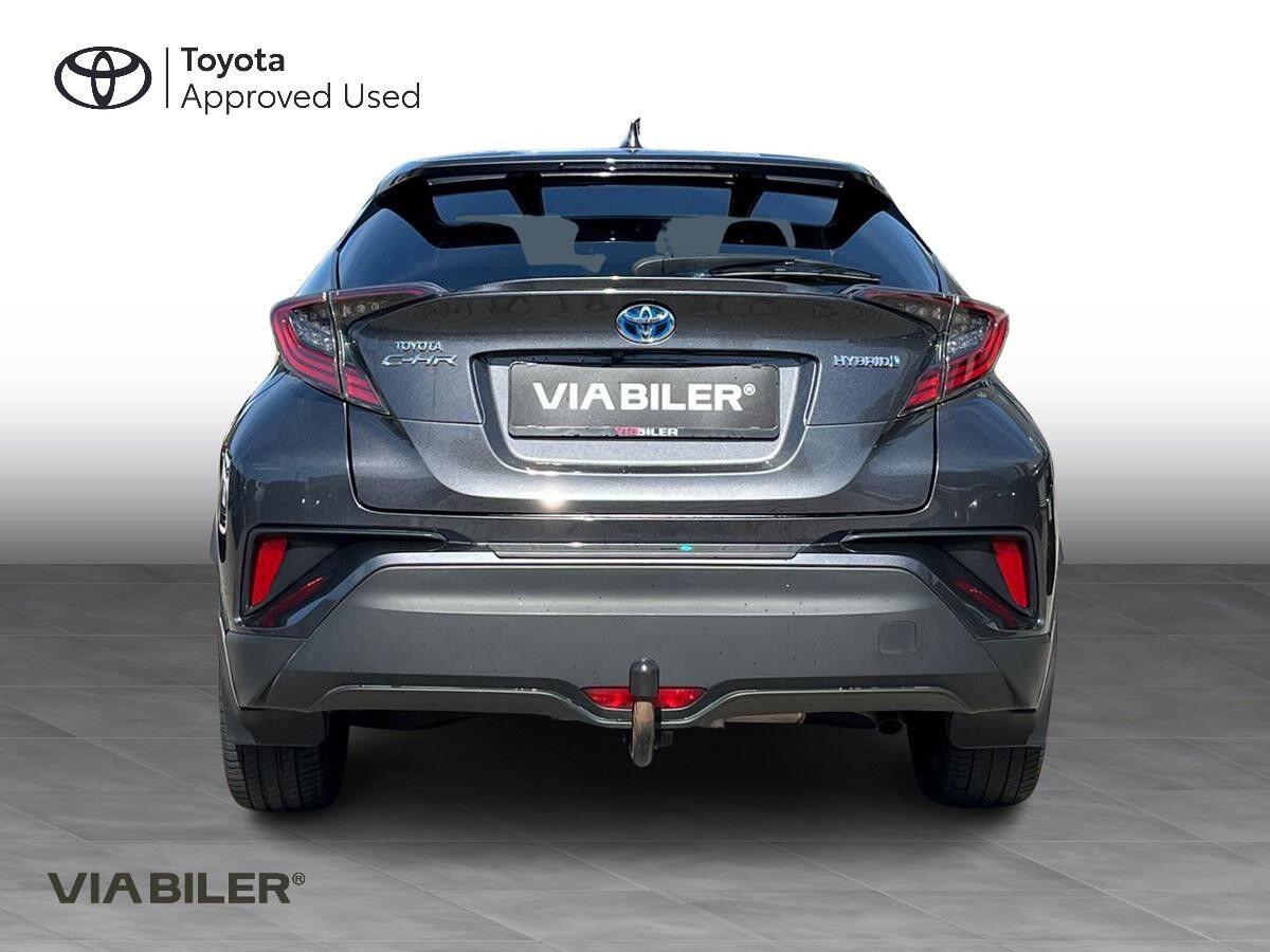 Grå Toyota C-HR fra 2019