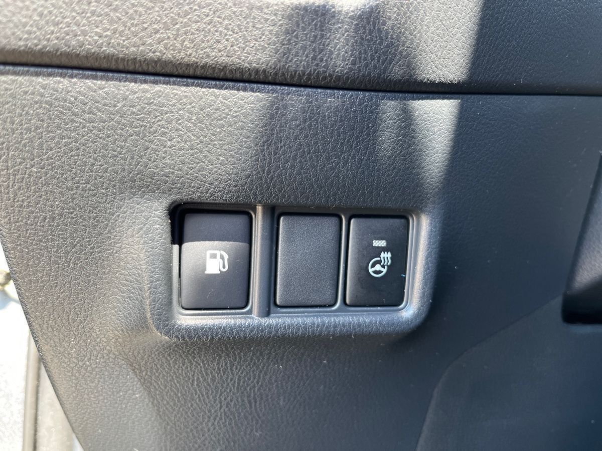 Grå Toyota C-HR fra 2019