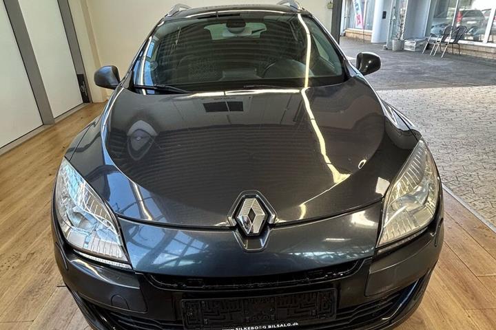 Grå Renault Mégane fra 2013