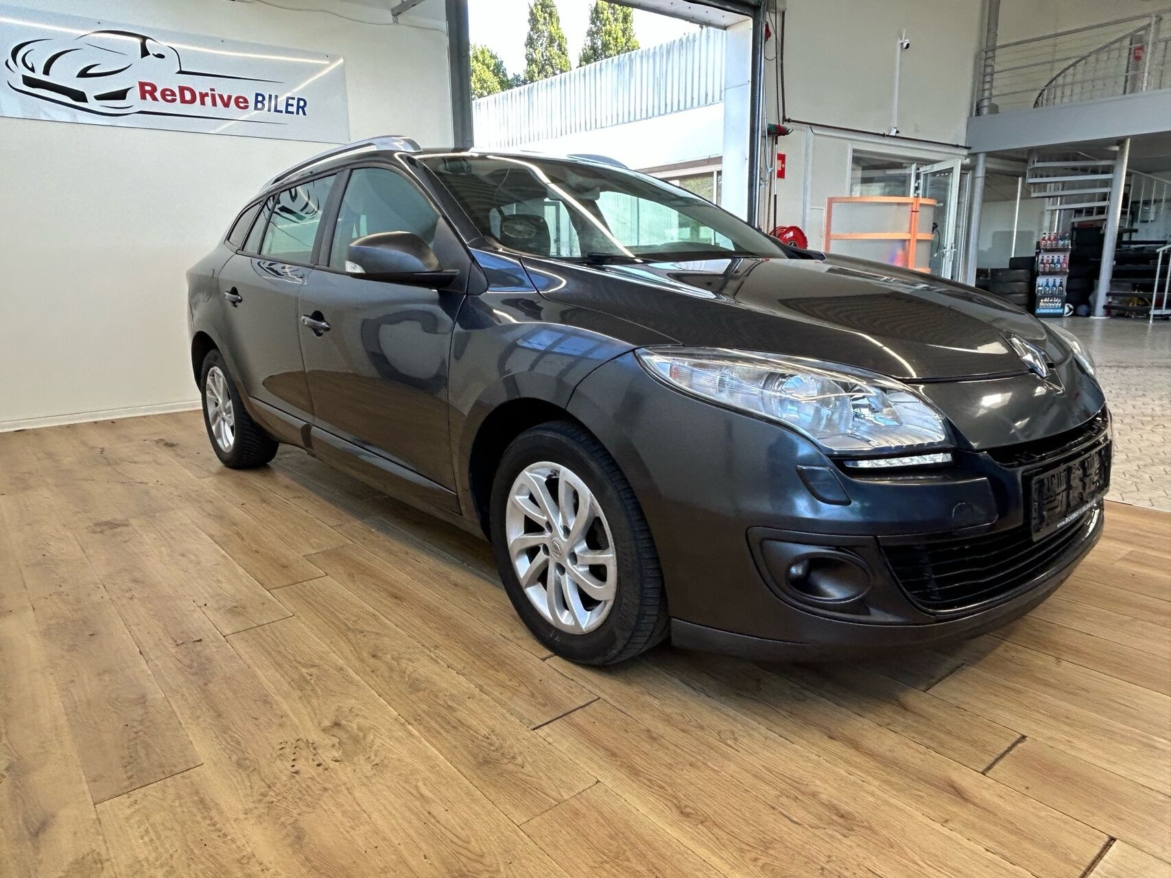 Grå Renault Mégane fra 2013
