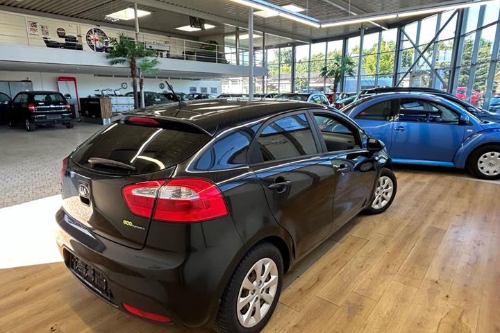 Sort Kia Rio fra 2014
