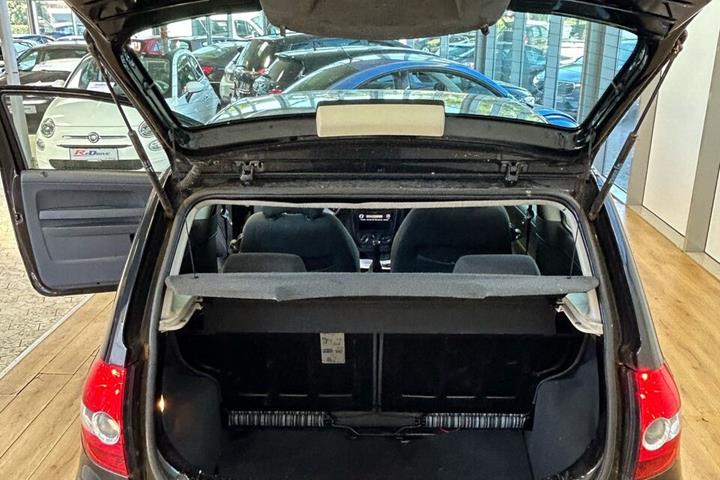 Sort VW Fox fra 2005