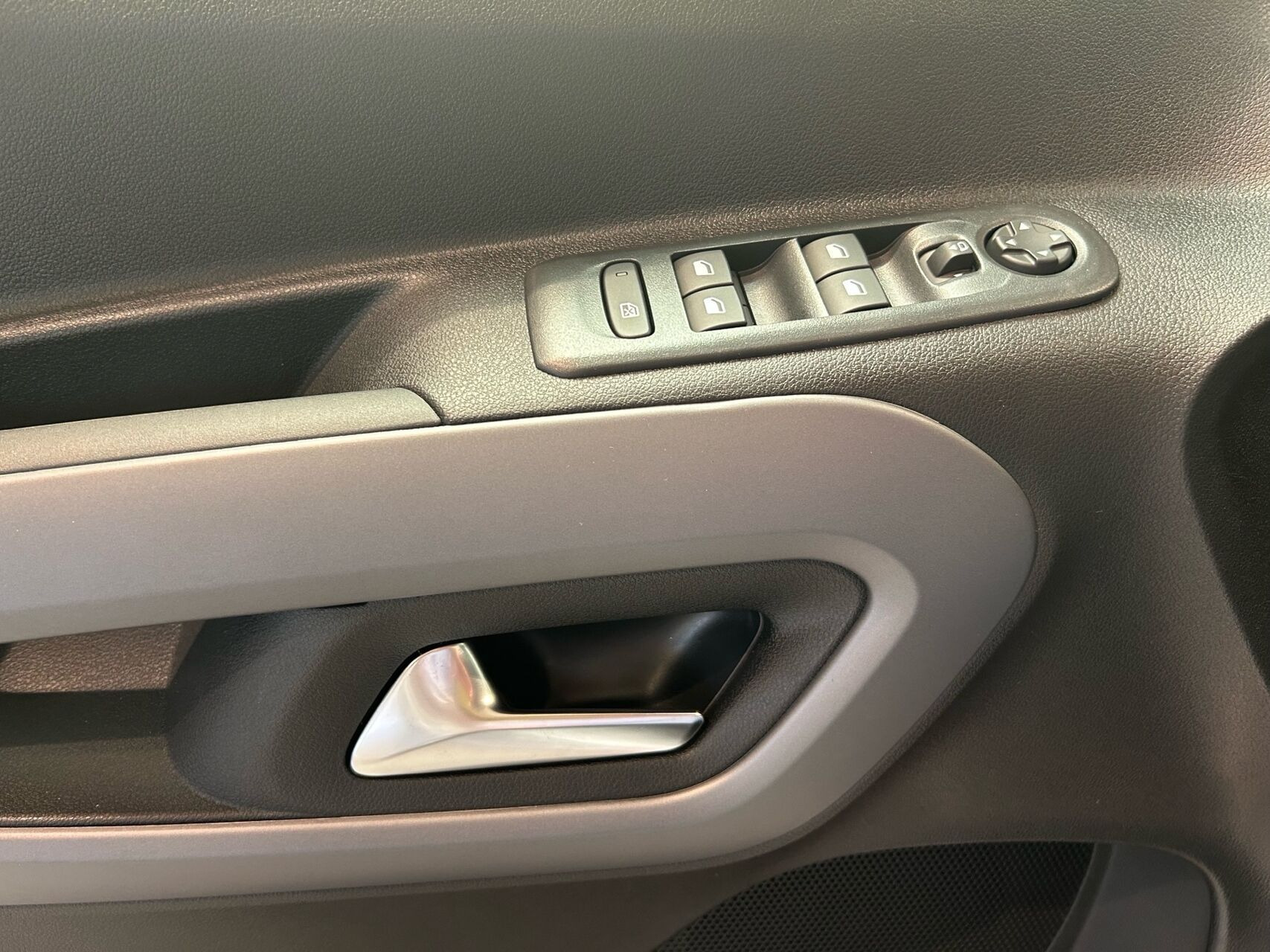 Grå Citroën ë-Berlingo fra 2025
