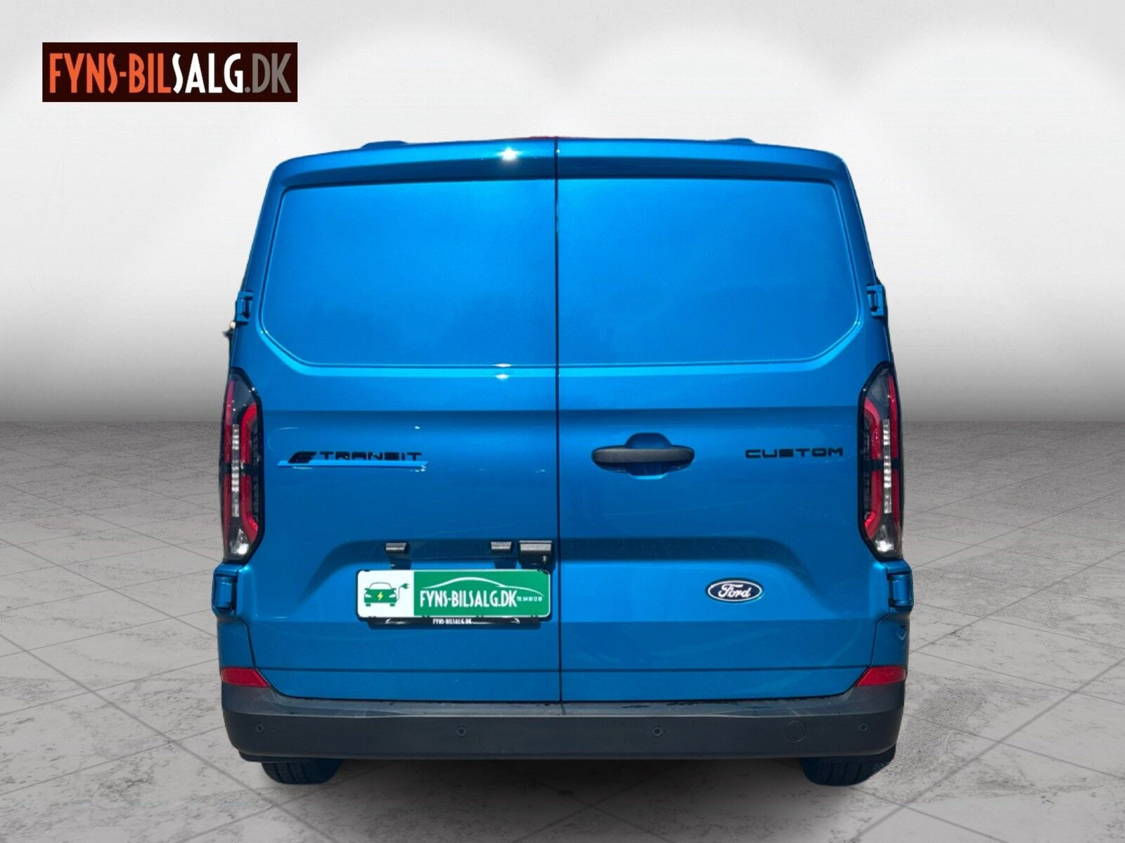 Blå Ford E-Transit Custom fra 2025