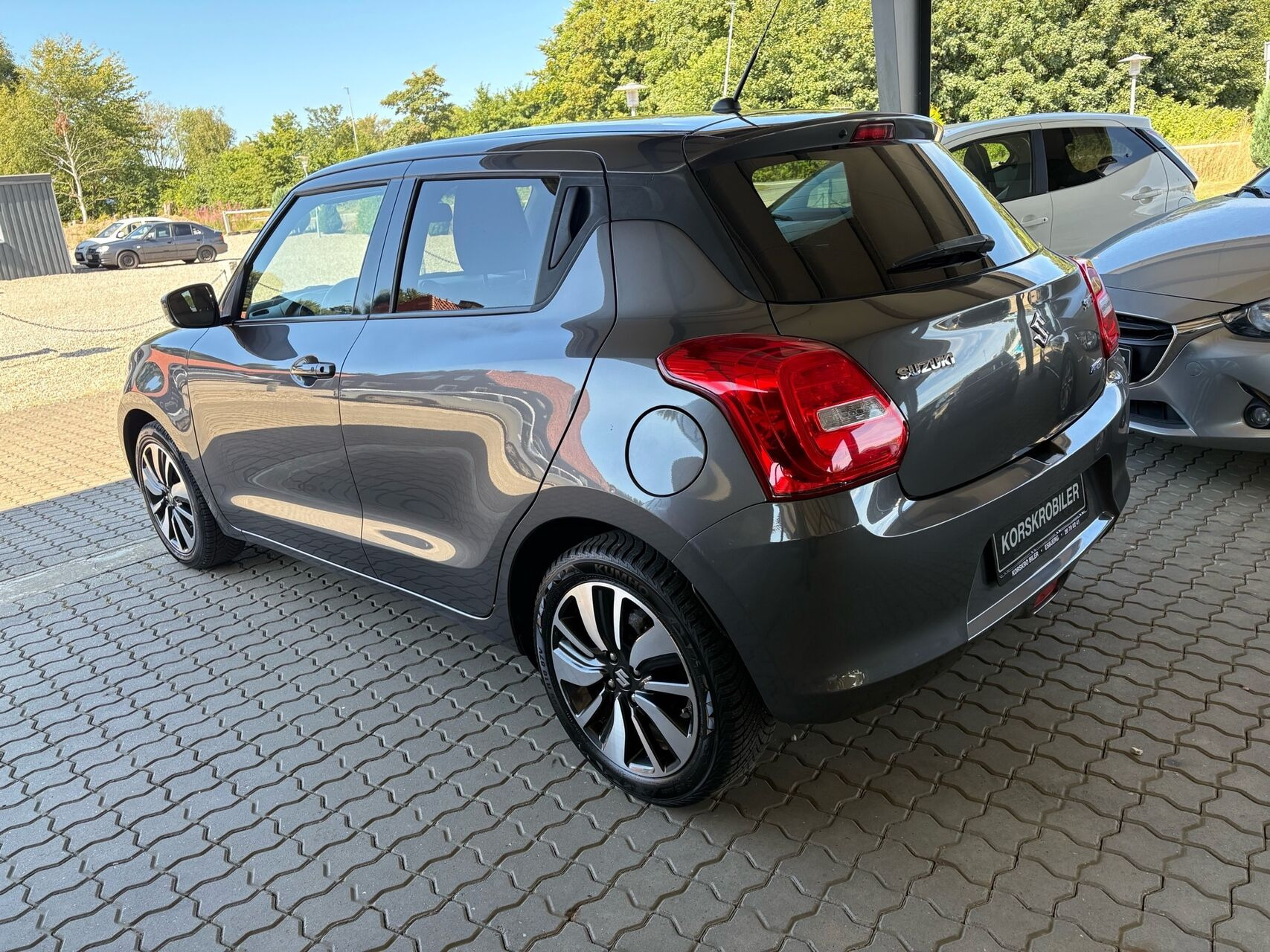 Grå Suzuki Swift fra 2019
