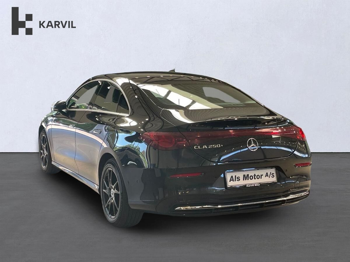 Sort Mercedes CLA250+ fra 2025