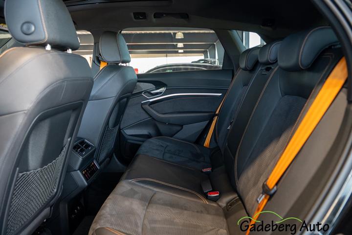 Sort Audi e-tron fra 2023