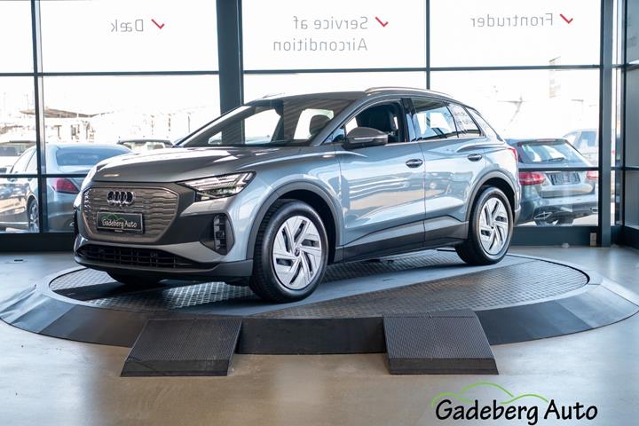 Grå Audi Q4 e-tron fra 2024