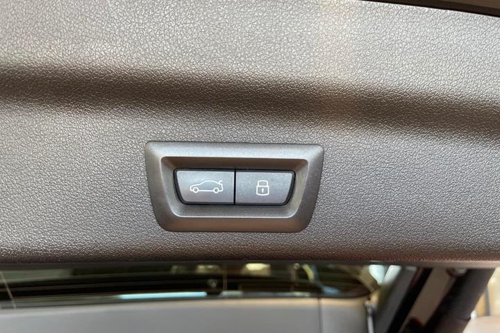 Sort BMW iX1 fra 2024