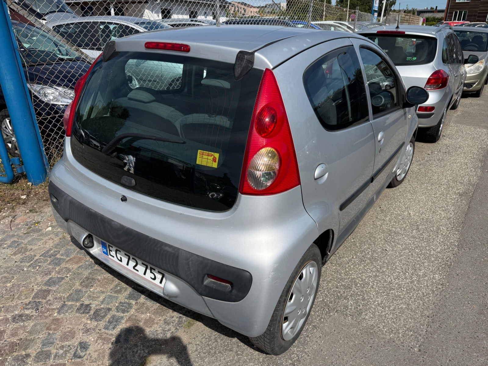 Sølv Peugeot 107 fra 2006
