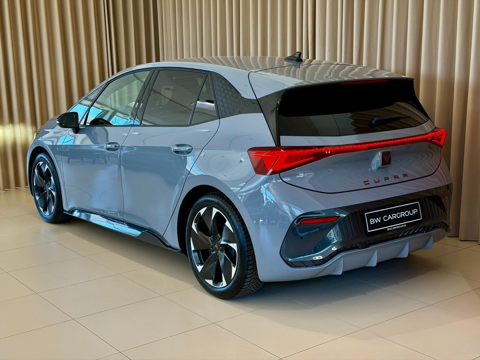 Grå Cupra Born fra 2024