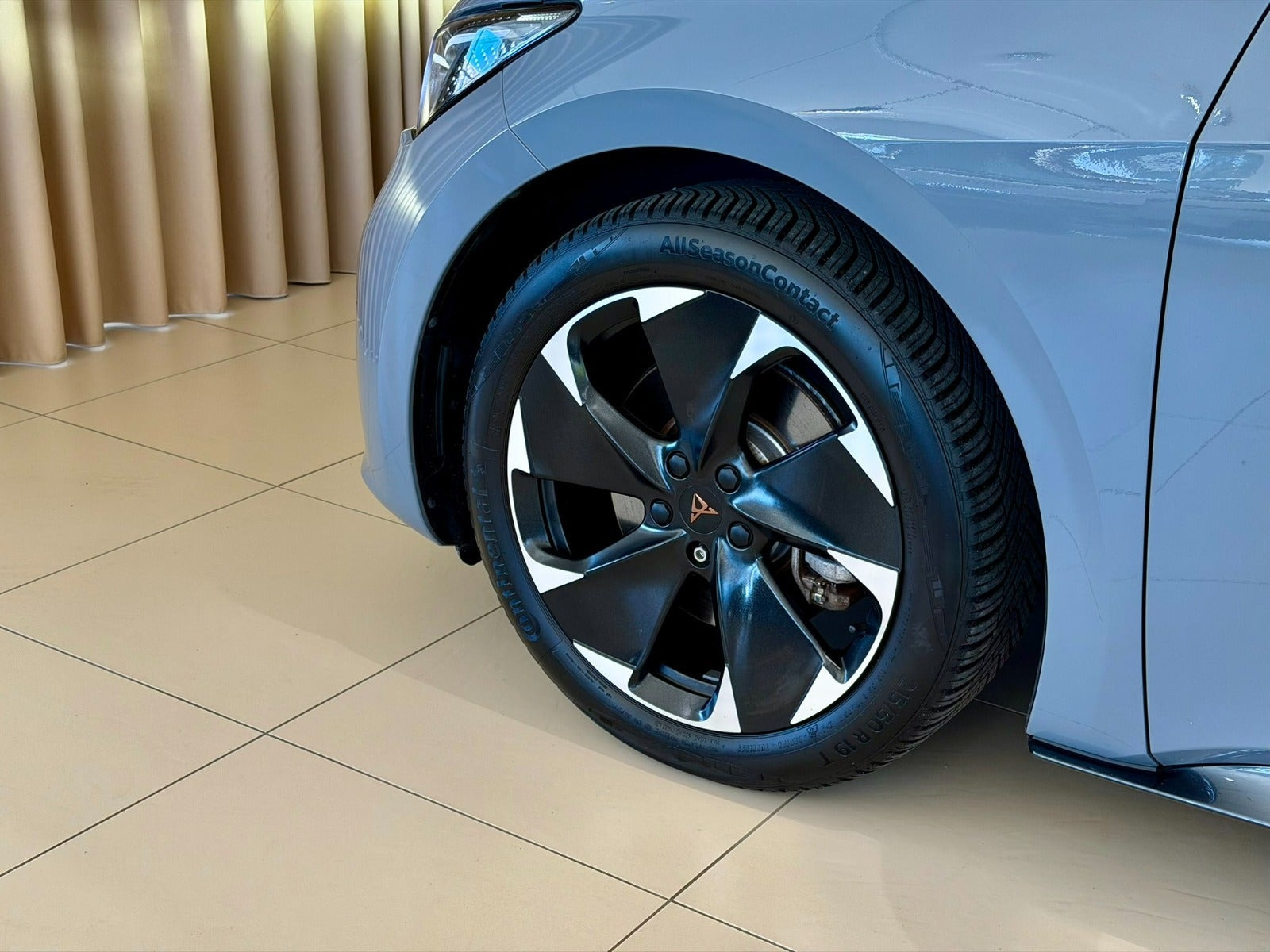 Grå Cupra Born fra 2024
