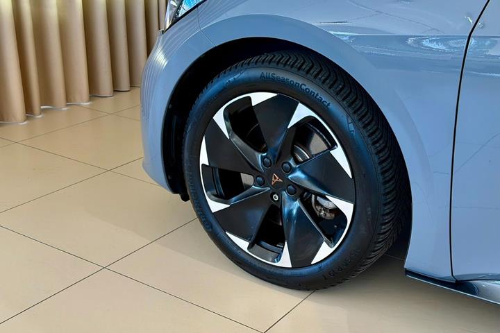 Grå Cupra Born fra 2024