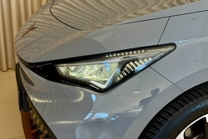 Grå Cupra Born fra 2024
