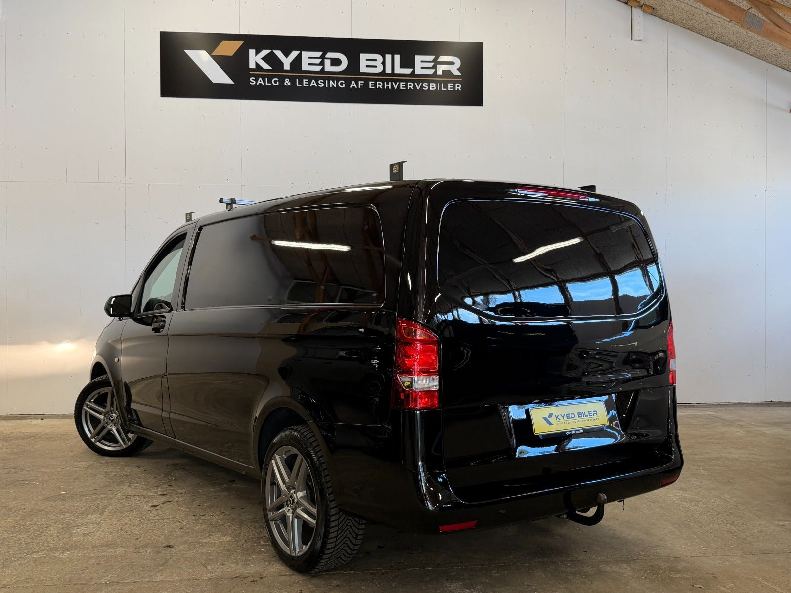 Sort Mercedes Vito 114 fra 2019