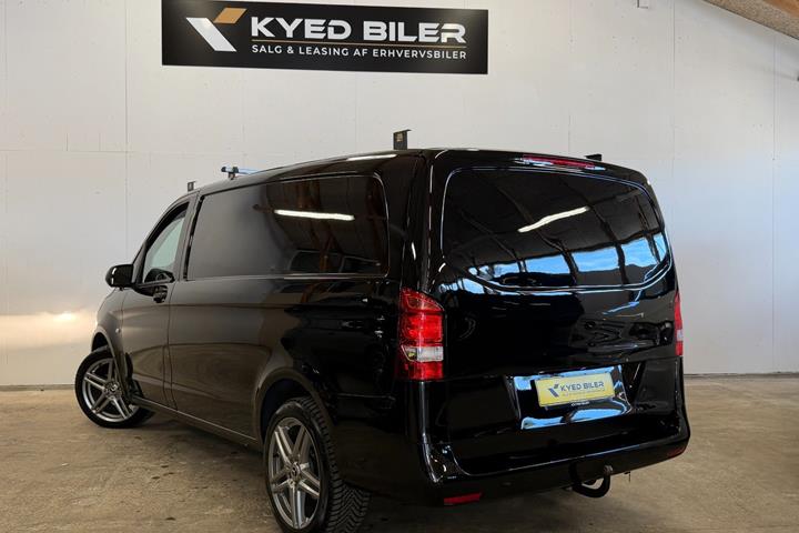 Sort Mercedes Vito 114 fra 2019