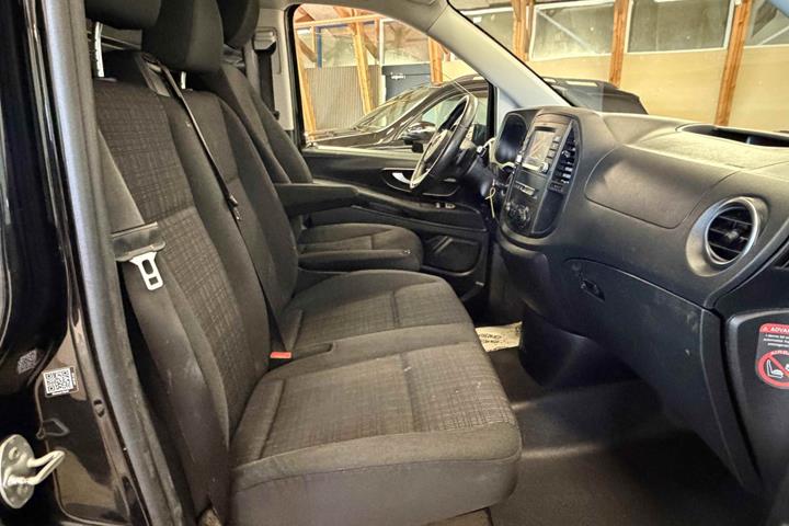 Sort Mercedes Vito 114 fra 2019