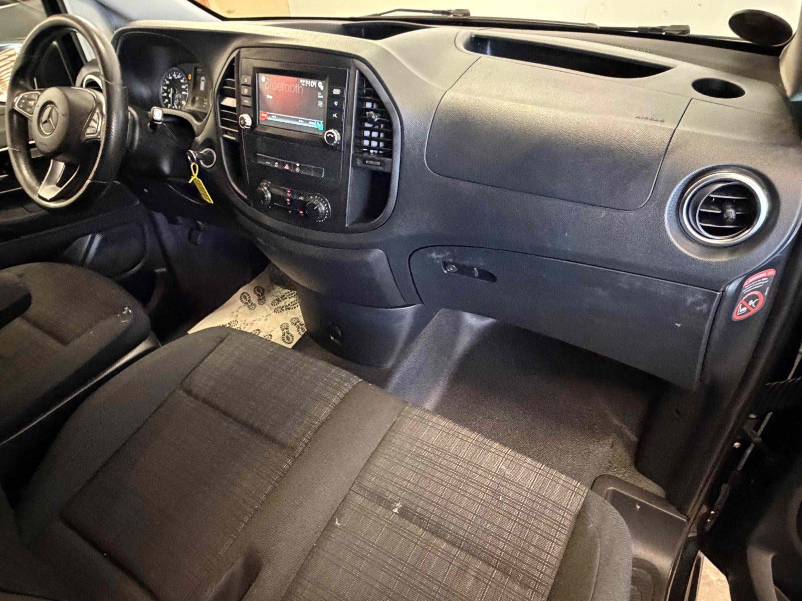 Sort Mercedes Vito 114 fra 2019