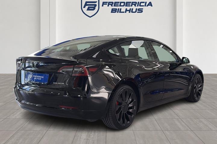 Sort Tesla Model 3 fra 2023