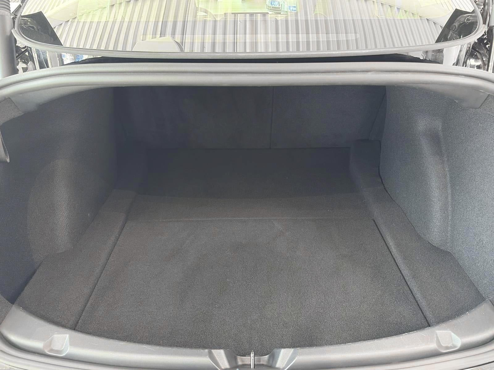 Sort Tesla Model 3 fra 2023