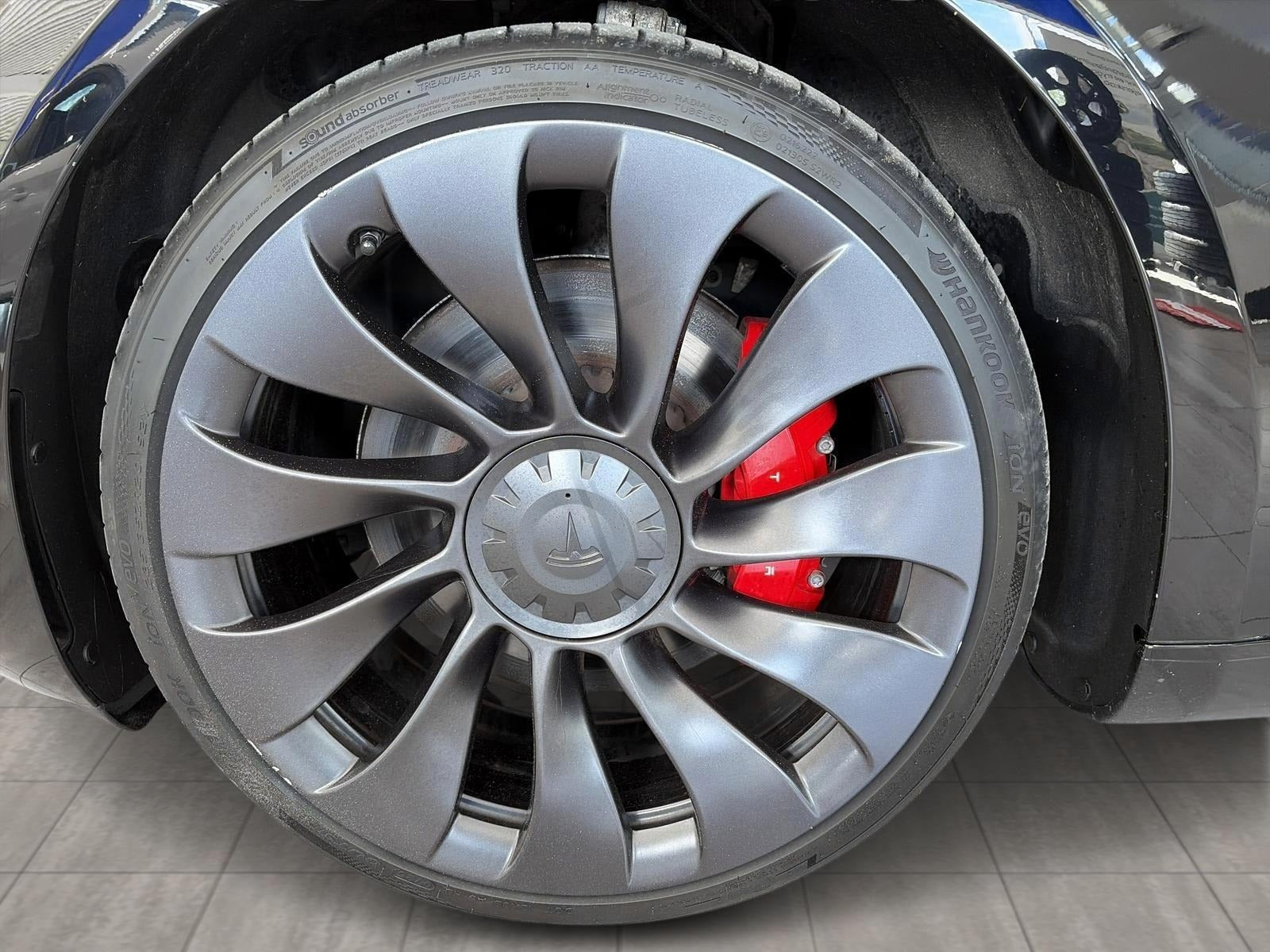 Sort Tesla Model 3 fra 2023