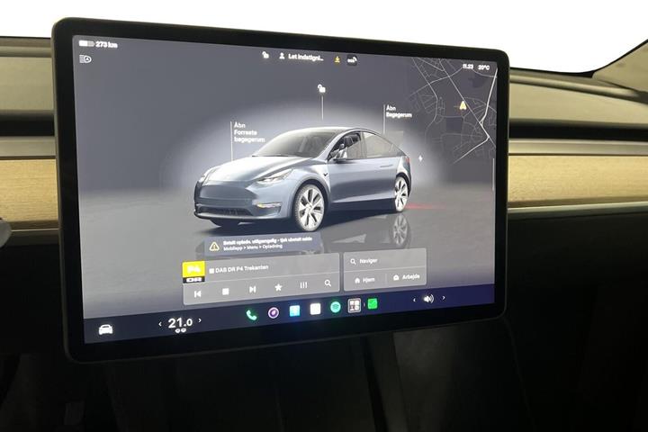 Grå Tesla Model Y fra 2022
