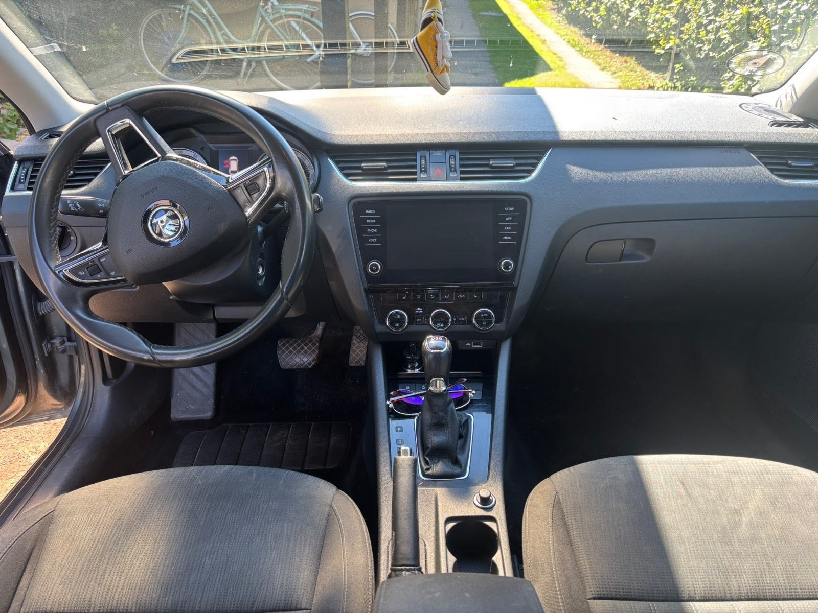 Grå Skoda Octavia fra 2019