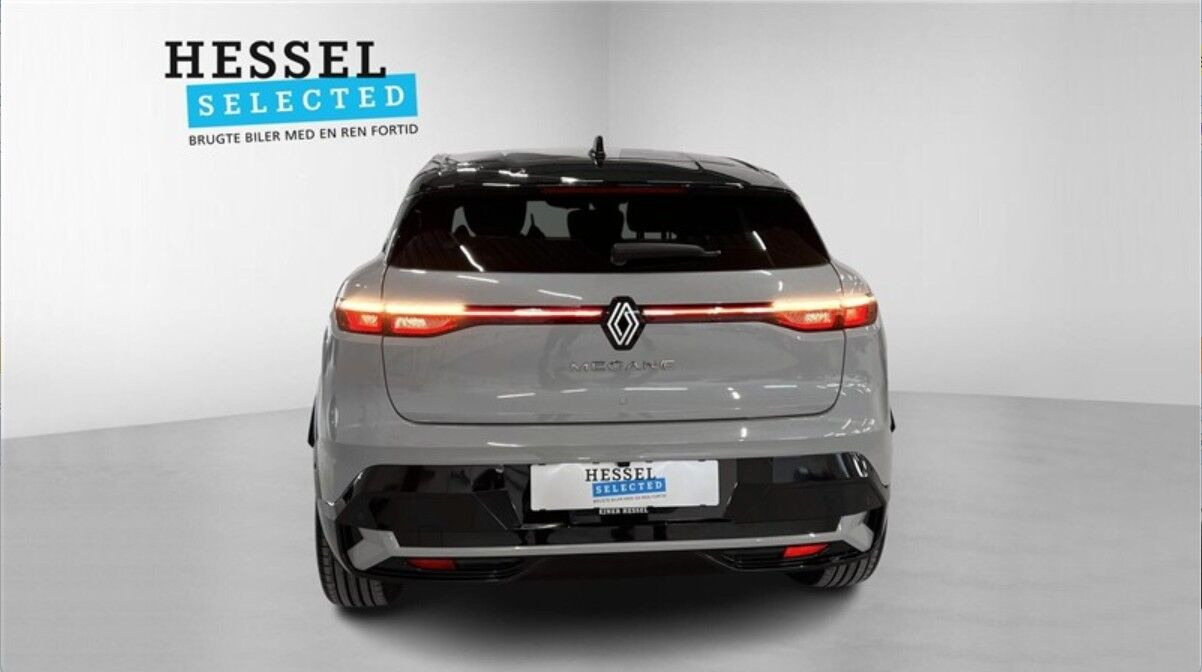 Grå Renault Megane E-Tech fra 2024