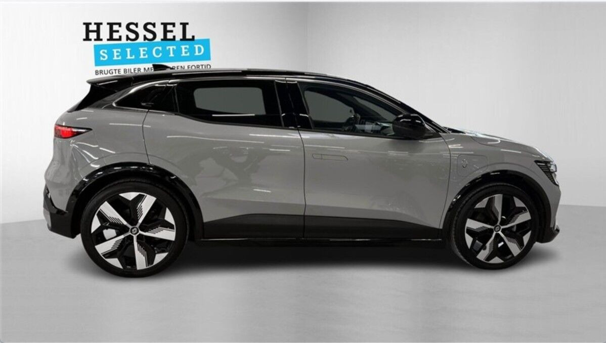 Grå Renault Megane E-Tech fra 2024