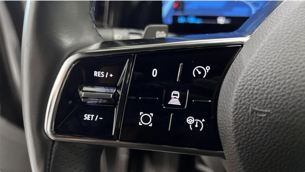 Grå Renault Megane E-Tech fra 2024