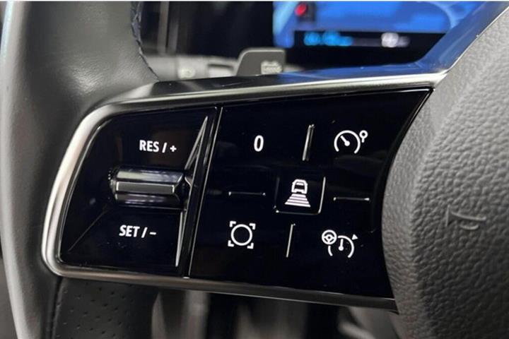 Grå Renault Megane E-Tech fra 2024