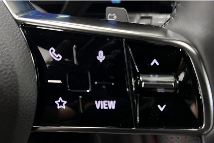 Grå Renault Megane E-Tech fra 2024
